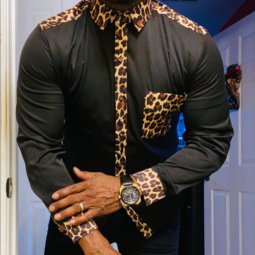 Men’s Casual Dress Casual Shirt.